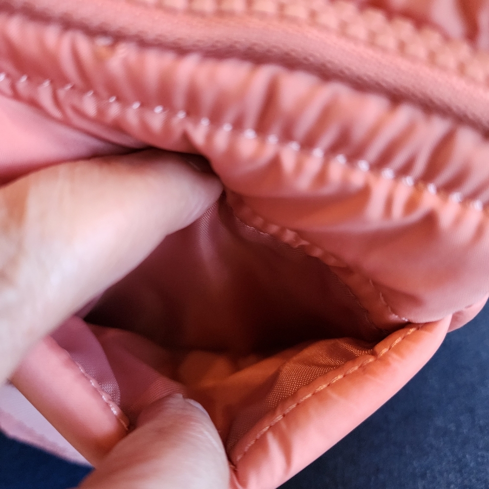 Reebok Pink Quilted Crossbody Bag, Like New Condition - Picture 7 of 9